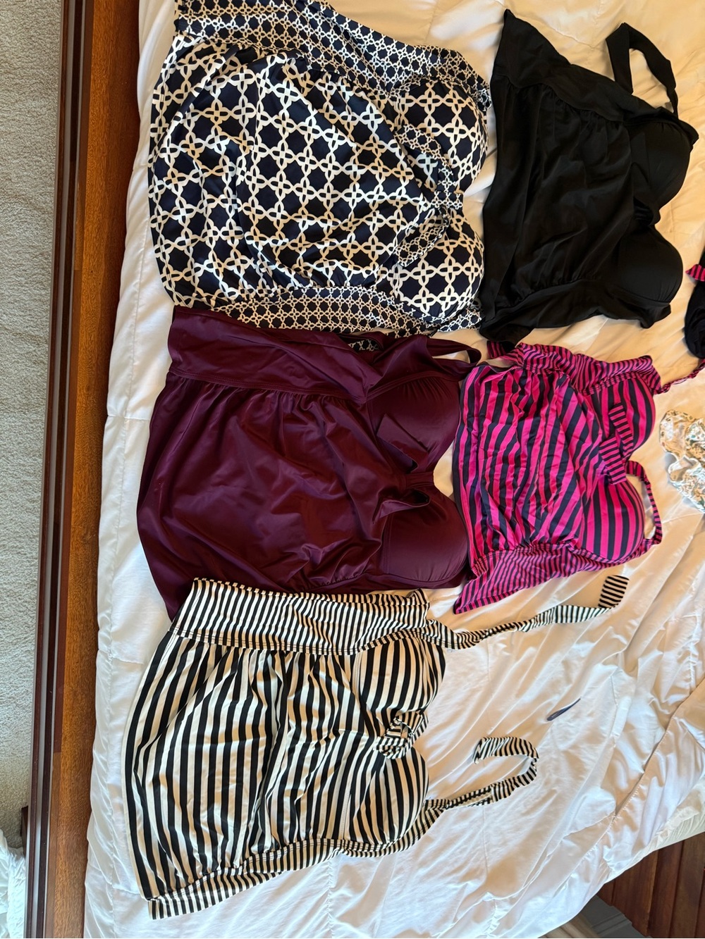 Set of 5 Merona XL Tankini Tops with Built in Support (Fits D or DD)